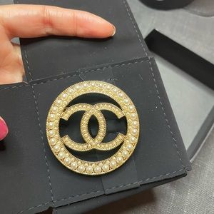 Like new Chanel brooch!!